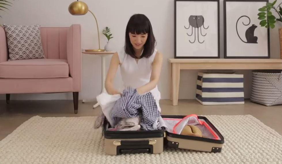 Comment plier vos vêtements pour maximiser l'espace dans votre panier –  Shaulaa